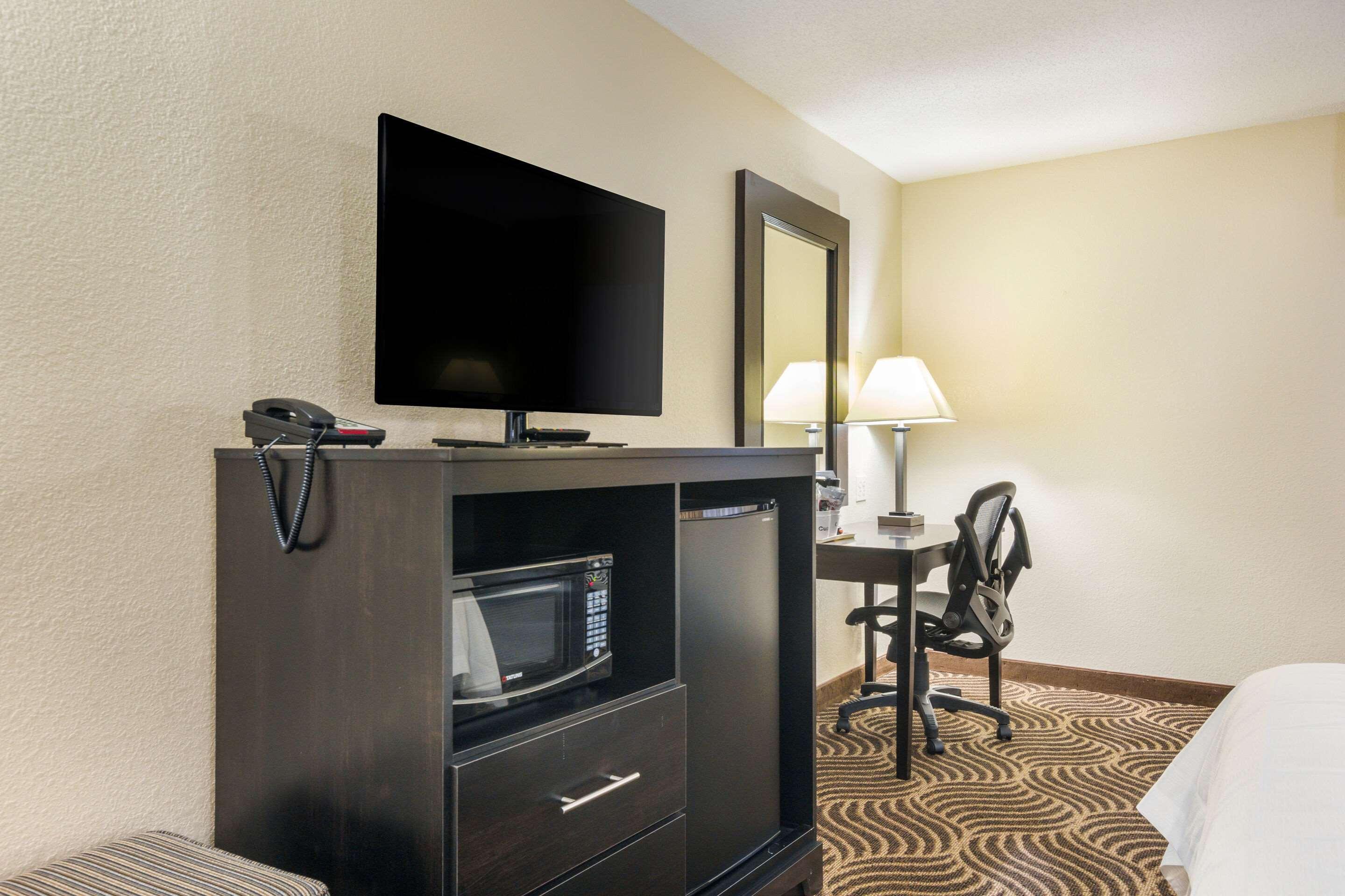 Quality Inn & Suites Florence- Cincinnati South Экстерьер фото