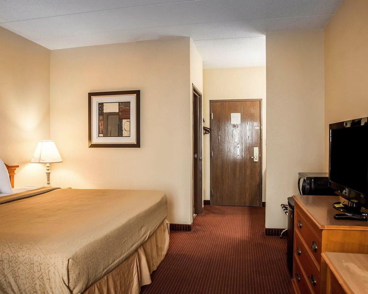 Quality Inn & Suites Florence- Cincinnati South Экстерьер фото