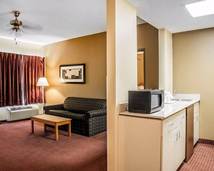 Quality Inn & Suites Florence- Cincinnati South Экстерьер фото